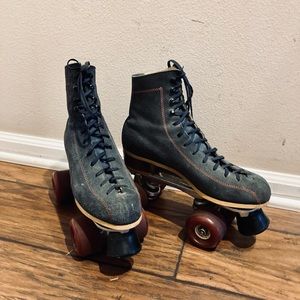 Blue Suede Norele Roller Skates Size 7